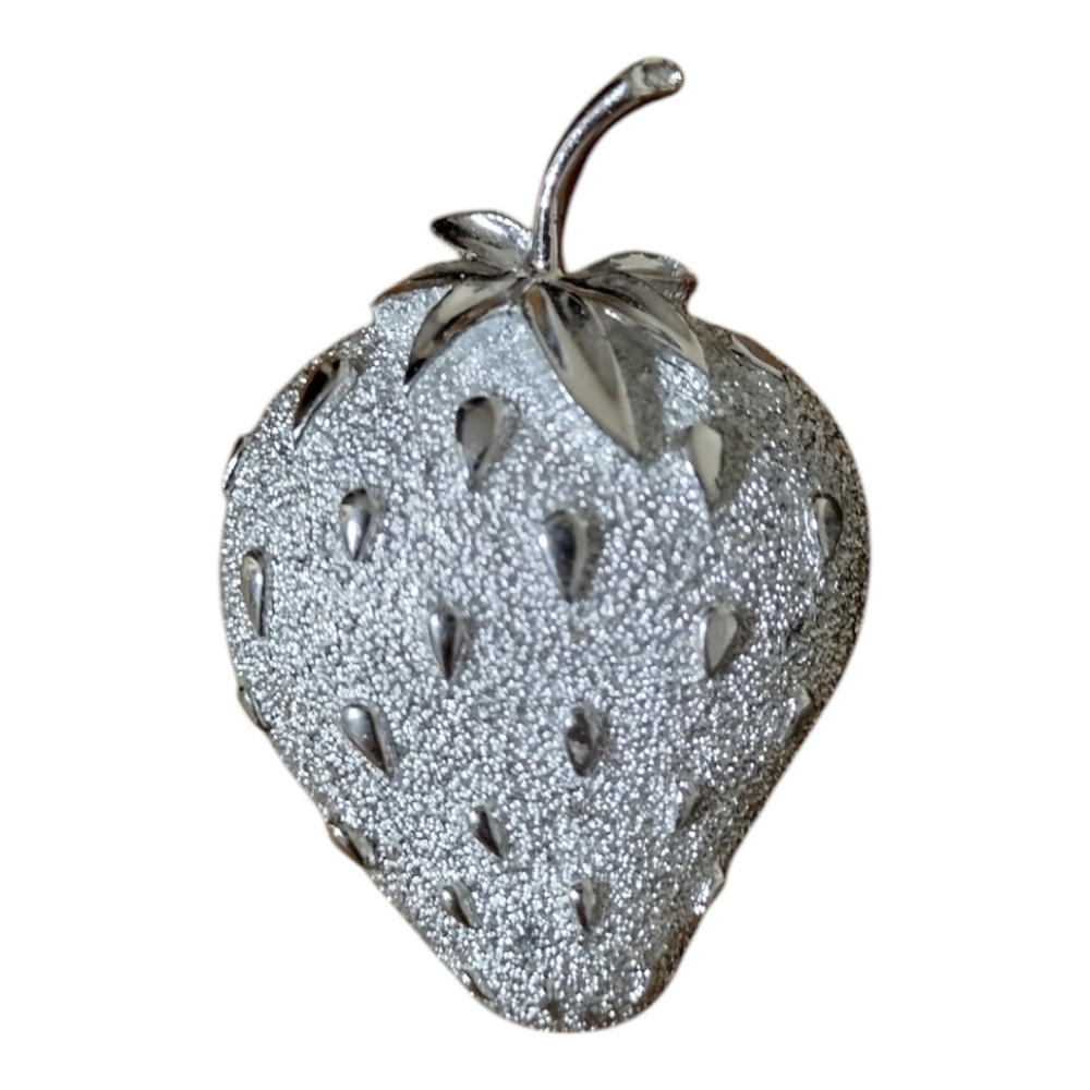 Vintage 1970's Sarah Coventry Silver Strawberry Ice‎ Brooch Pin